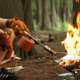 Outdoor camping extended flame-throwing gun